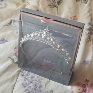 🌸BOGO Zirconia and Peal Silver Tiara